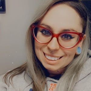 Meet your Posher, Marie